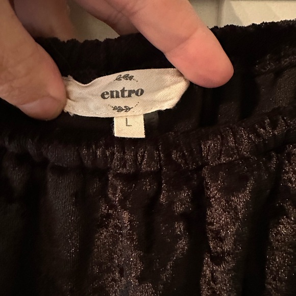 Crushed Velvet Off Shoulder Top - Picture 4 of 4